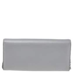 مملوكة مسبقًا محفظة بسلسلة فندي قلاب مرصع جلد رمادي