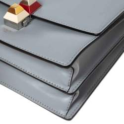 مملوكة مسبقًا حقيبة كتف فندي كان I جلد أزرق صغيرة