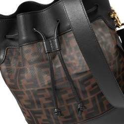 مملوكة مسبقًا Fendi Brown Zucca Mesh And Leather Mon Tresor Grande Bucket Bag