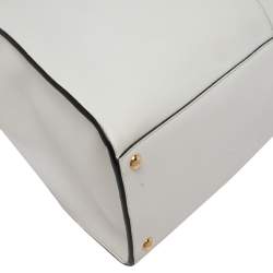 Pre Owned Fendi White Leather Medium Peekaboo X Lite Top Handle Bag