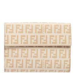 مملوكة مسبقًا Fendi Cream Zucchino Coated Canvas FF Flap Compact Wallet