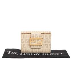 مملوكة مسبقًا Fendi Cream Zucchino Coated Canvas FF Flap Compact Wallet