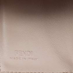 مملوكة مسبقًا  محفظة فندي مايكرو إف إذ فندي جلد وردي ثلاثية الطي