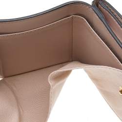 مملوكة مسبقًا  محفظة فندي مايكرو إف إذ فندي جلد وردي ثلاثية الطي