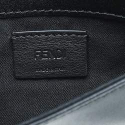 مملوكة مسبقًا محفظة بسلسلة فندي جلد أسود مرصعة أشكال قوس قزح 