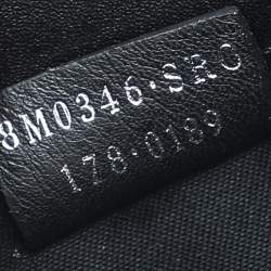 مملوكة مسبقًا محفظة بسلسلة فندي جلد أسود مرصعة أشكال قوس قزح 