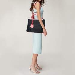 Pre Owned حقيبة يد توتس فندي 2 جورز جلد ودنيم أزرق داكن/أحمر متوسطة