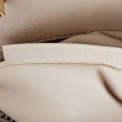 مملوكة مسبقًا حقيبة فندي بيكابو جلد أزرق كحلي يد علوية كبيرة