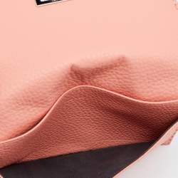 مملوكة مسبقًا Fendi Peach Selleria Leather Peekaboo Wallet