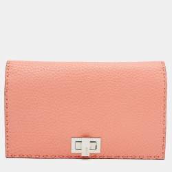 مملوكة مسبقًا Fendi Peach Selleria Leather Peekaboo Wallet