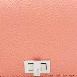 مملوكة مسبقًا Fendi Peach Selleria Leather Peekaboo Wallet
