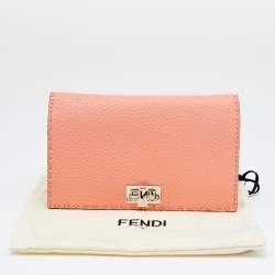 مملوكة مسبقًا Fendi Peach Selleria Leather Peekaboo Wallet