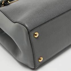 مملوكة مسبقًا حقيبة يد توتس فندي بيتيت ساك 2جور جلد أزرق باستيل