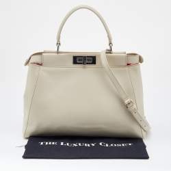 Pre Owned Fendi Off White Leather Medium Peekaboo Top Handle Bag