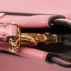 مملوكة مسبقًا حقيبة كروس فندي مايكرو بيكابو جلد وردي