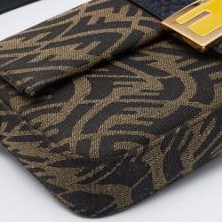 Pre Owned Fendi x Sarah Coleman Brown/Black FF Vertigo Canvas and Watersnake Leather Small Baguette 