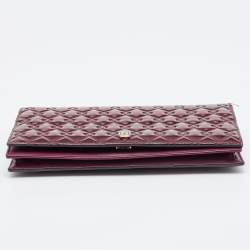 مملوكة مسبقًا Fendi Burgundy Patent Leather Fendilicious Wallet on Chain