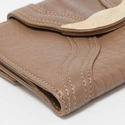 مملوكة مسبقًا Fendi Dark Beige Leather Compact Flap Wallet