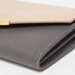 Pre Owned Fendi Grey/Beige Leather 2 Jours Flap Wallet