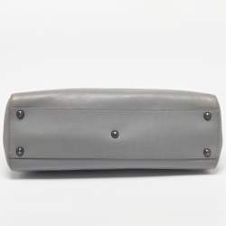 مملوكة مسبقًا Fendi Grey Leather Medium Peekaboo Top Handle Bag