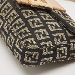 Pre Owned حقيبة كتف فندي ميني باغويت فاتيغو كانفاس زوكينو بيج/ خضراء