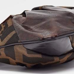 مملوكة مسبقًا Fendi Tobacco Zucca Canvas and Patent Leather To You Convertible Clutch Bag