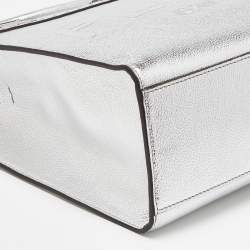 مملوكة مسبقًا Fendi Silver Laminated Leather Small Sunshine Tote