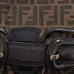 مملوكة مسبقًا حقيبة كتف فندي بي بيس جلد لامع و كانفاس أسود