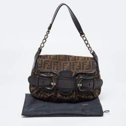 مملوكة مسبقًا حقيبة كتف فندي بي بيس جلد لامع و كانفاس أسود