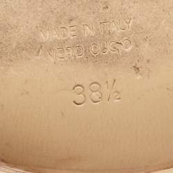 مملوكة مسبقًا Fendi Cream/Black Patent Leather Wedge Slides Size 38.5