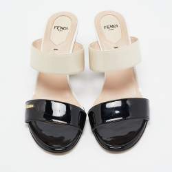 مملوكة مسبقًا Fendi Cream/Black Patent Leather Wedge Slides Size 38.5