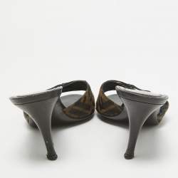 Pre Owned Fendi Brown Zucca Canvas Slide Sandals Size 41