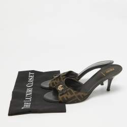 Pre Owned Fendi Brown Zucca Canvas Slide Sandals Size 41