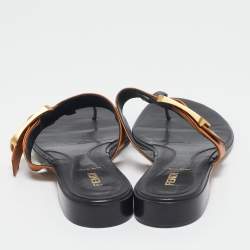 Pre Owned صندل فنْدي بَنّي/أسود جِلْد إبزيم بإصبع وانزلاق بتصميم فلات مقاس 40