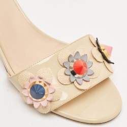 Fendi Cream Patent Leather Flower Embellished Slide Sandals Size 39