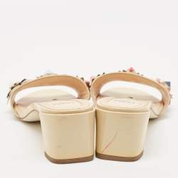 Fendi Cream Patent Leather Flower Embellished Slide Sandals Size 39