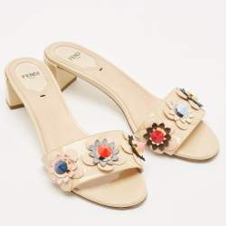 Fendi Cream Patent Leather Flower Embellished Slide Sandals Size 39