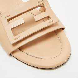 مملوكة مسبقًا Fendi Beige Leather FF Flat Slides Size 39.5