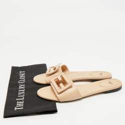 مملوكة مسبقًا Fendi Beige Leather FF Flat Slides Size 39.5