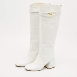 مملوكة مسبقًا حذاء بوت ركبه فندي "كاوبوي" جلد نقشة التمساح كريمي مقاس 38