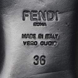 Pre Owned حذاء مسطح خلفي فنيدي شبك وجلد ملون زوكا مقاس 36