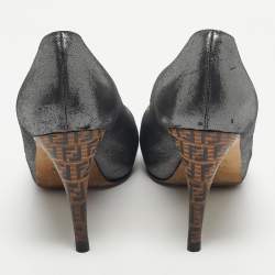 Pre Owned Fendi Silver Texture Suede Peep Toe Platform Pumps Size 38.5