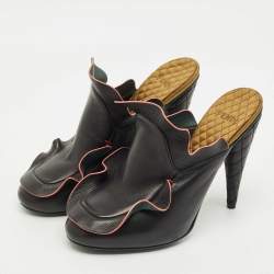 Pre Owned Fendi Black Ruffled Leather Mules Size 38