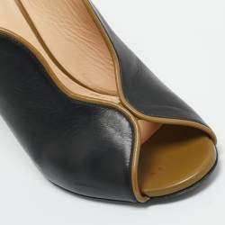 Pre Owned Fendi Two Tone Leather Scallop Lined Peep Toe Pumps Size 40