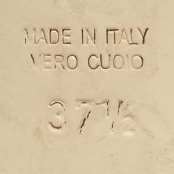 Pre Owned صندل سلايدز فندي كعب  عريض جلد لامع بيج مزين بزهور مقاس 37.5