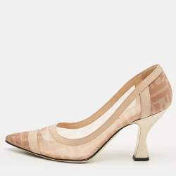 مملوكة مسبقًا Fendi Light Beige/Brown Zucca Mesh and Leather Colibri Pointed Toe Pumps Size 38