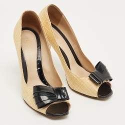 Pre Owned Fendi Cream/Black Patent Leather and Raffia Bow Peep Toe Pumps Size 39