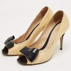 Pre Owned Fendi Cream/Black Patent Leather and Raffia Bow Peep Toe Pumps Size 39