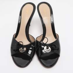 Pre Owned Fendi Black Patent Leather Logo Plaque Open Toe Sandals Size 37