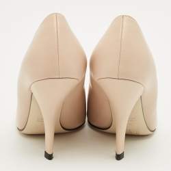 Pre Owned حذاء كعب عالي فندي جلد بيج/وردي مقدمة مدببة مقاس 35